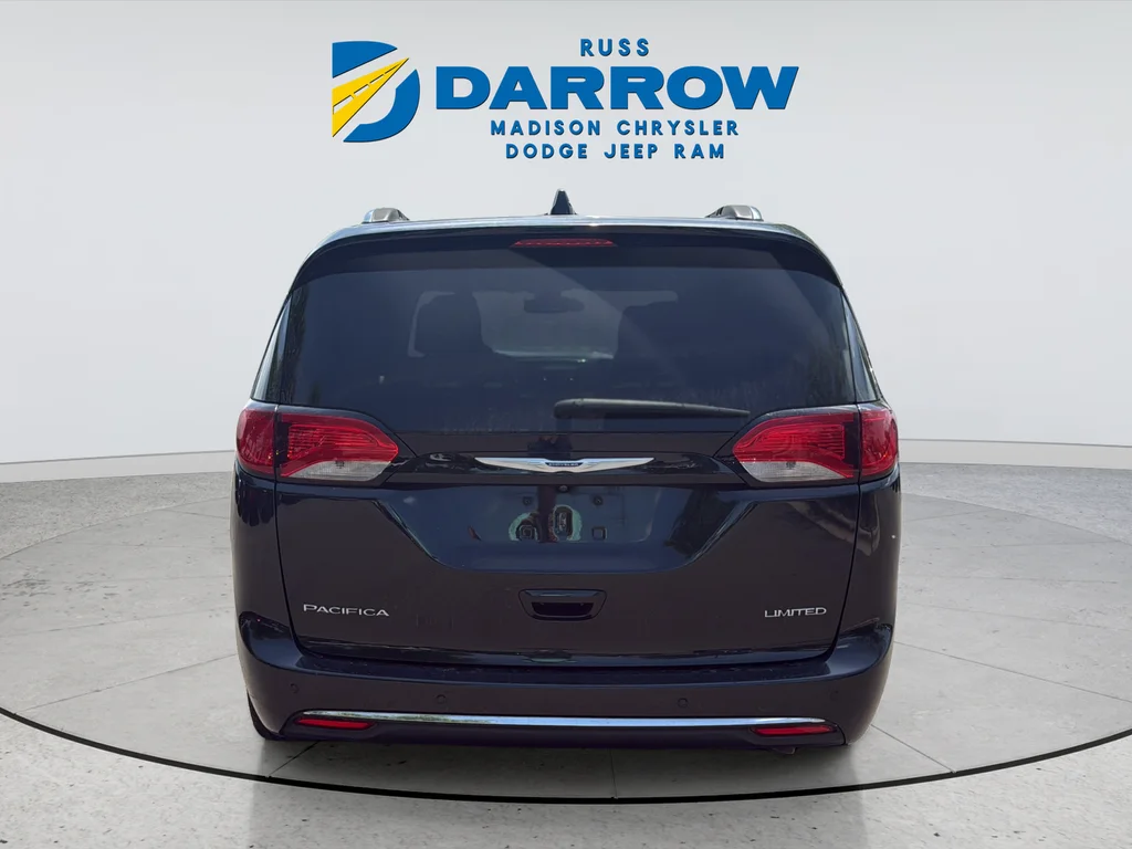 Used 2019 Black Chrysler Limited image 4