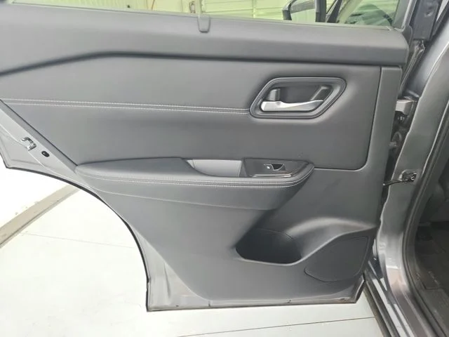 Used 2025 Gray Nissan SL image 37