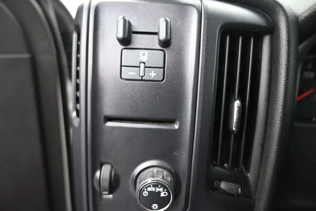 Used 2016 White Chevrolet Custom image 29