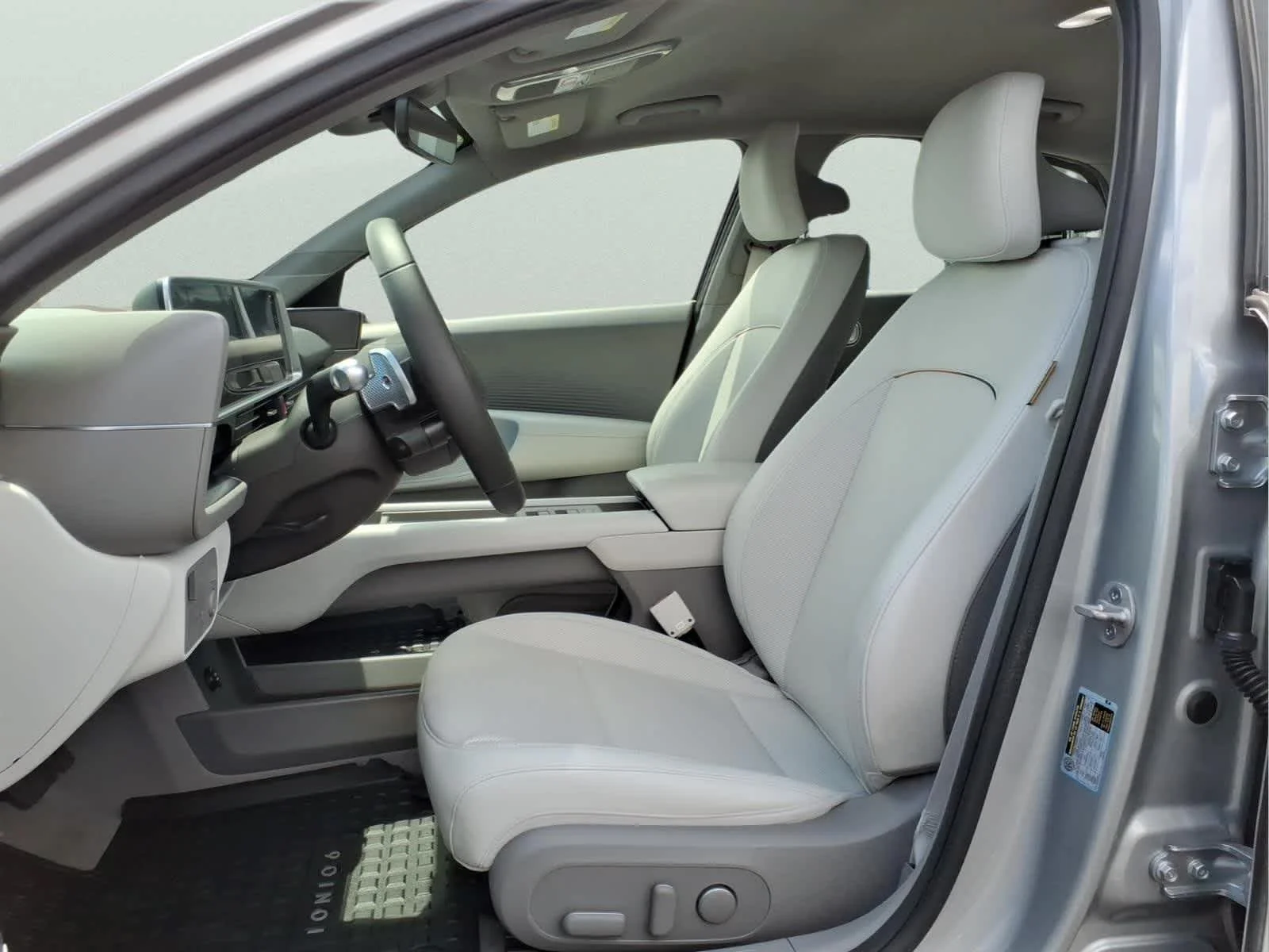Used 2023 Curated Silver Hyundai SEL image 15