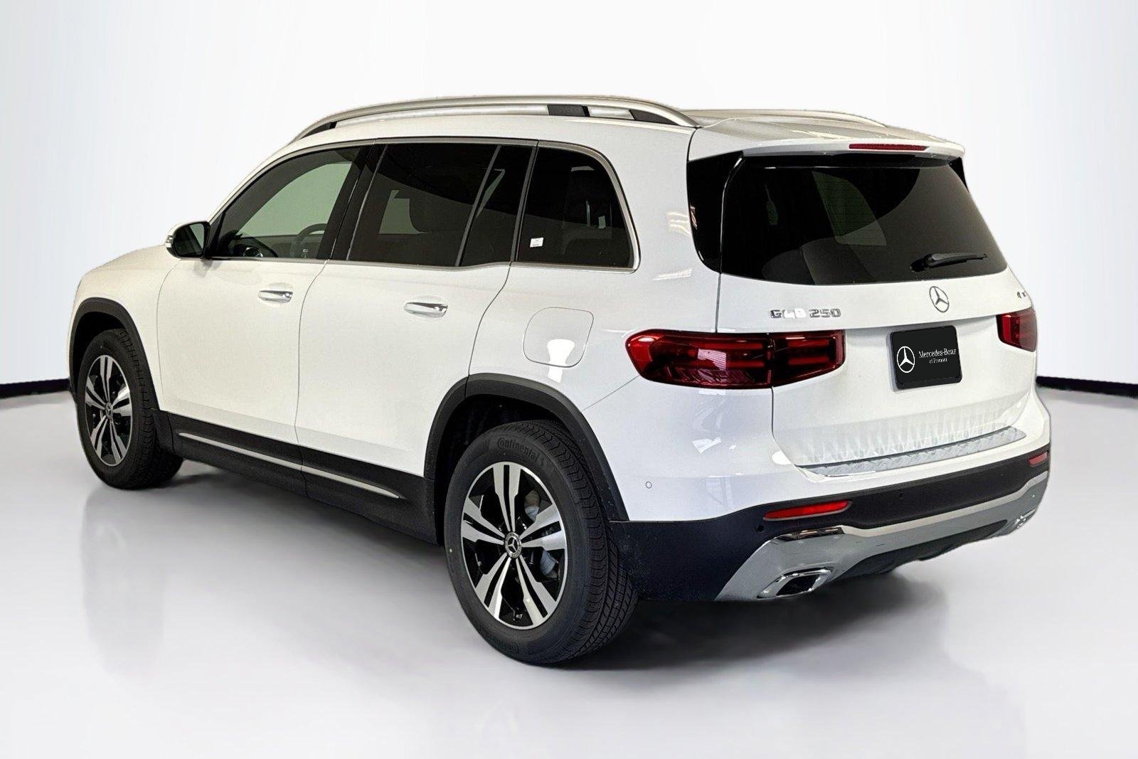 New 2026 Polar White Mercedes-Benz GLB 250 image 7