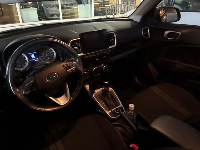Used 2022 Black Hyundai SEL image 8