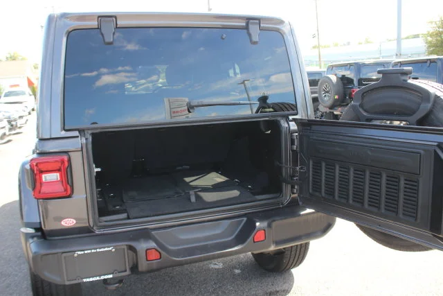 Used 2025 Gray Jeep Sahara image 25