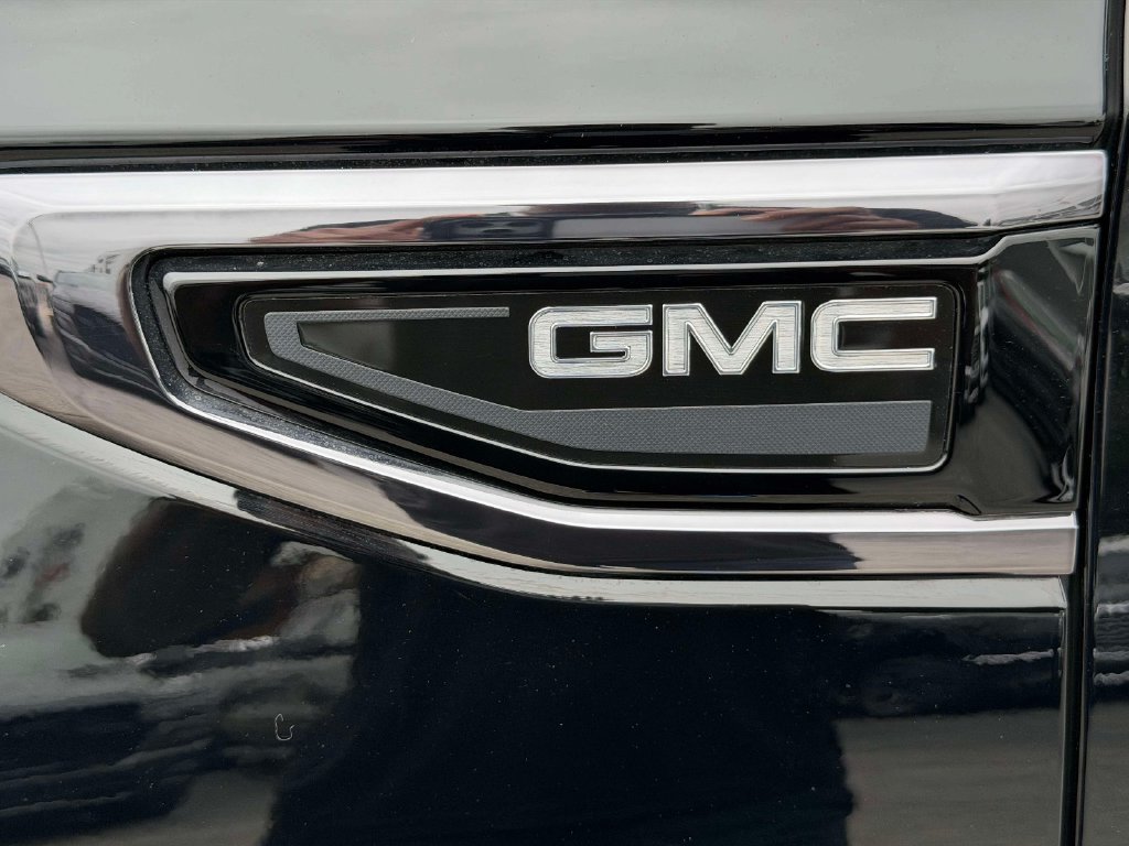 Used 2024 Black GMC Denali Ultimate image 10