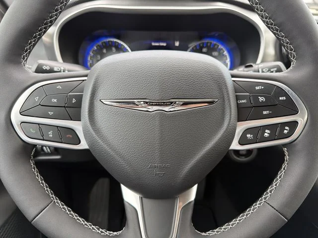 New 2026 Diamond Black Crystal Pearl-Coat Exterior Paint Chrysler Select image 31