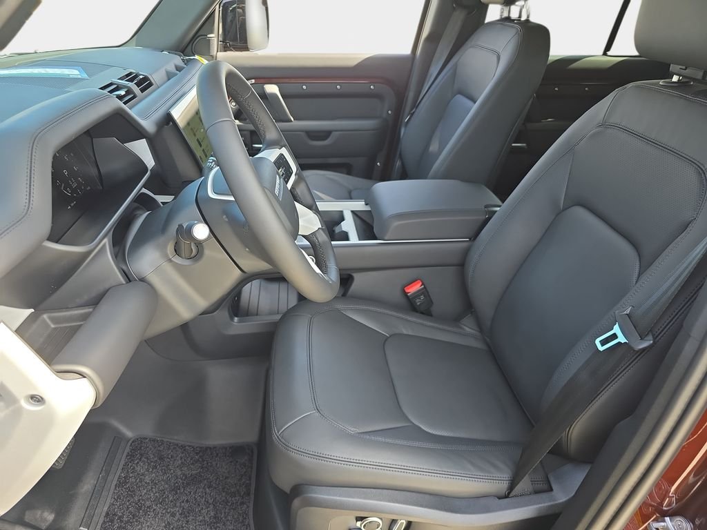 New 2026 Sedona Red Land Rover S image 16