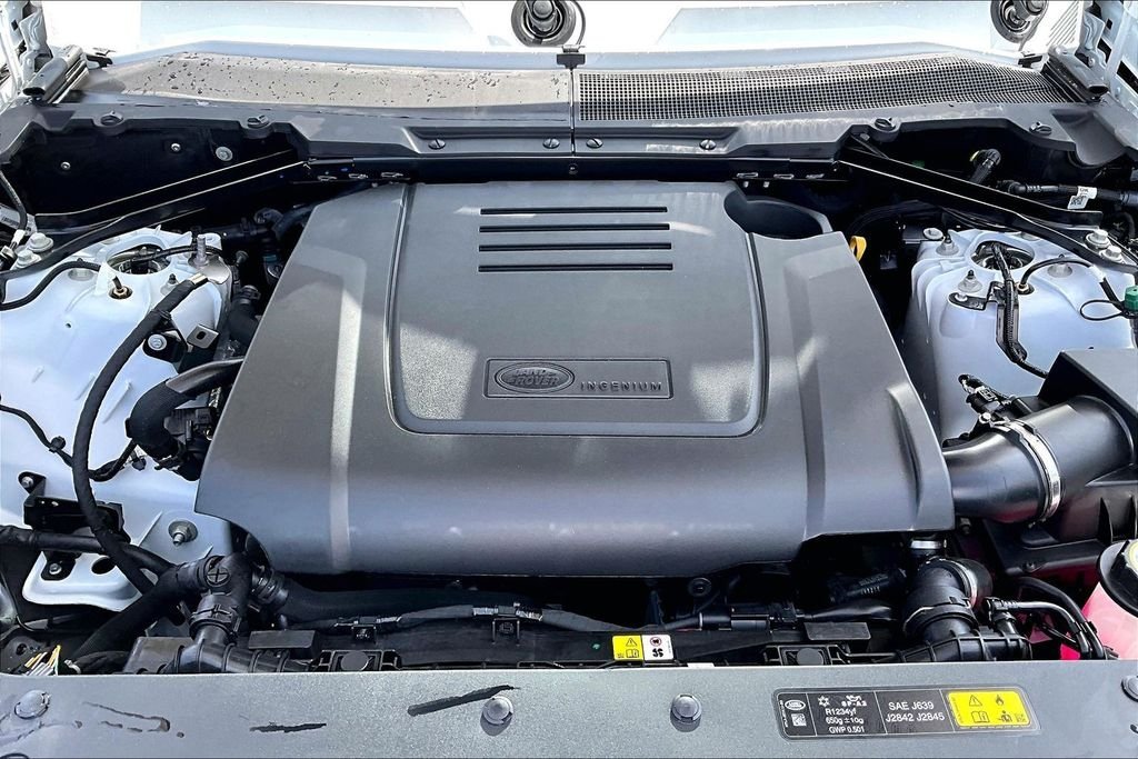New 2026 Fuji White LAND ROVER S image 11