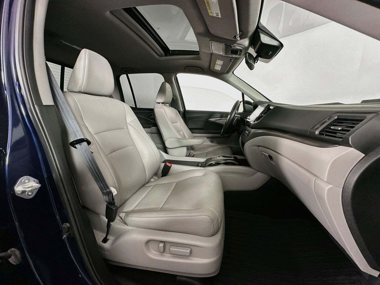 Used 2023 Obsidian Blue Pearl Honda RTL-E image 29