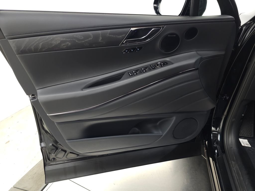 New 2026 Black Genesis 3.5T E-SC MHEV PRESTIGE BLACK image 9