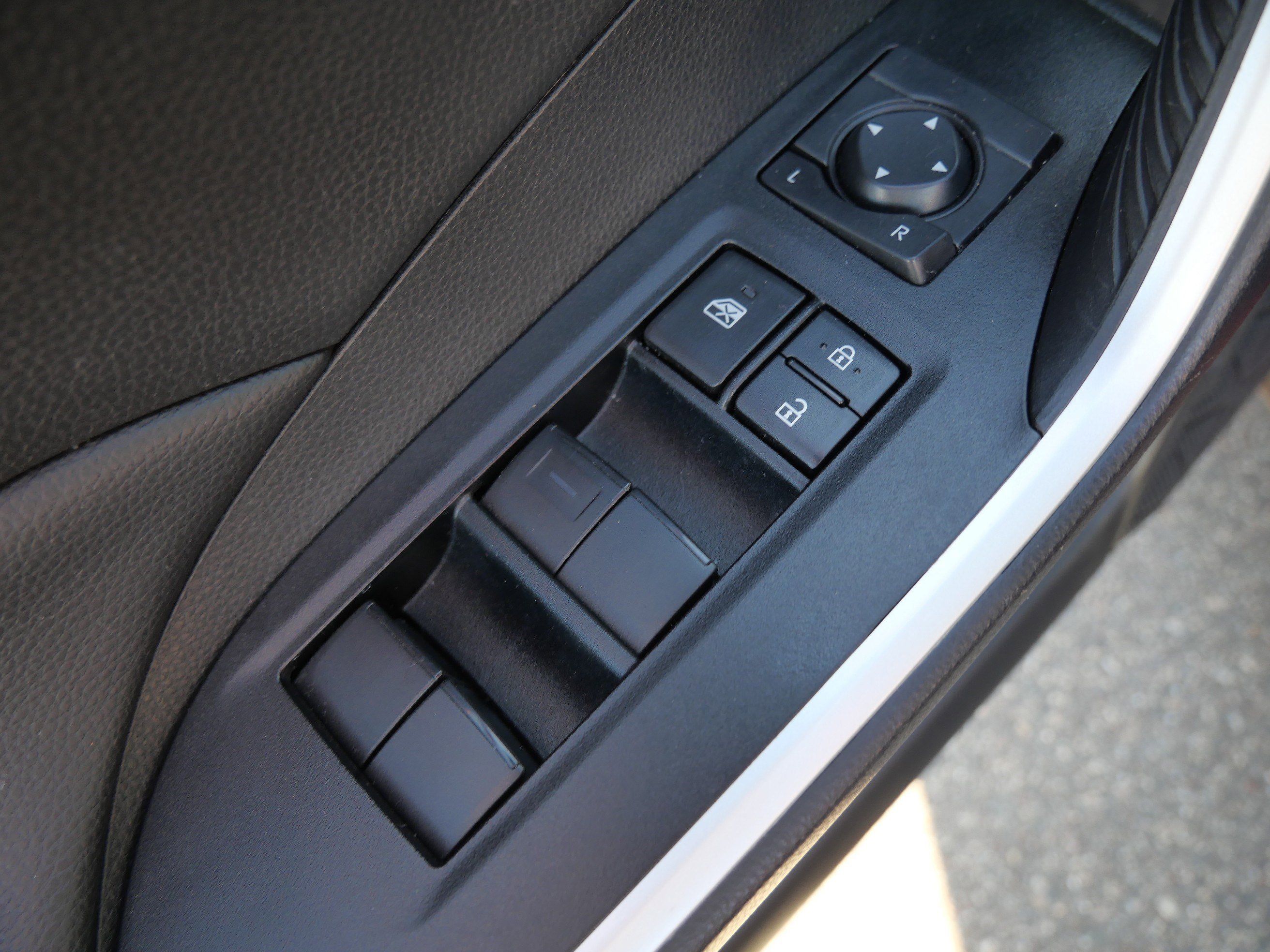 Certified Used 2025 Ruby Flare Pearl Toyota Hybrid LE image 20
