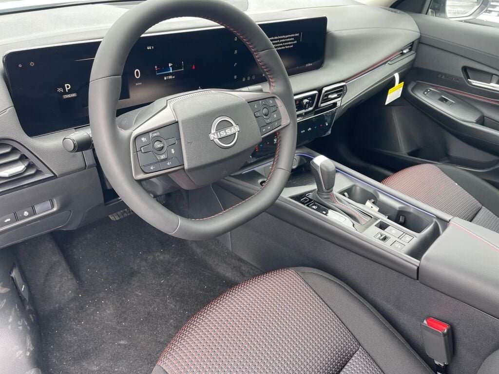 New 2026 Aspen White Tricoat Nissan SR image 6