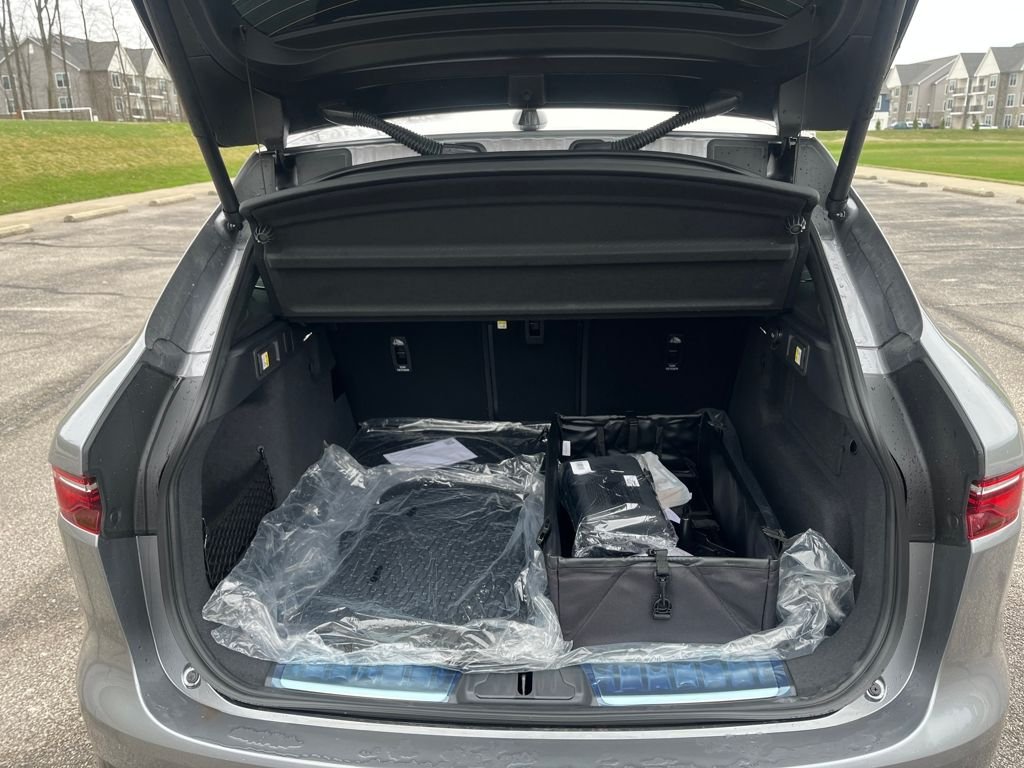 New 2026 Eiger Grey Jaguar P250 R-Dynamic S image 18