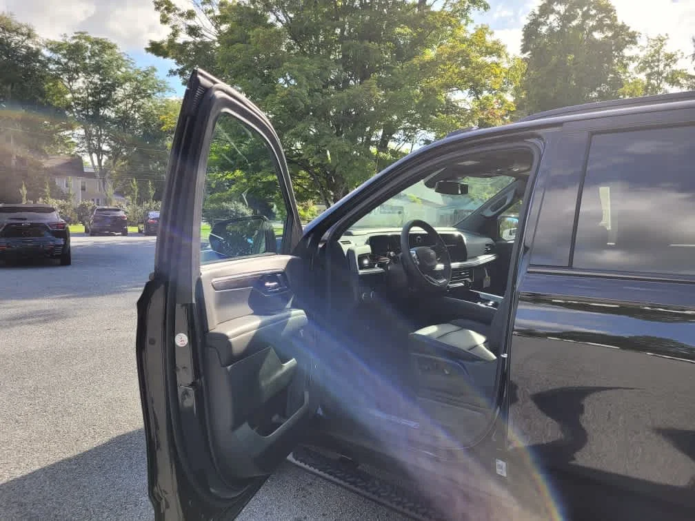 2026 Chevrolet Tahoe Z71 - Photo 8