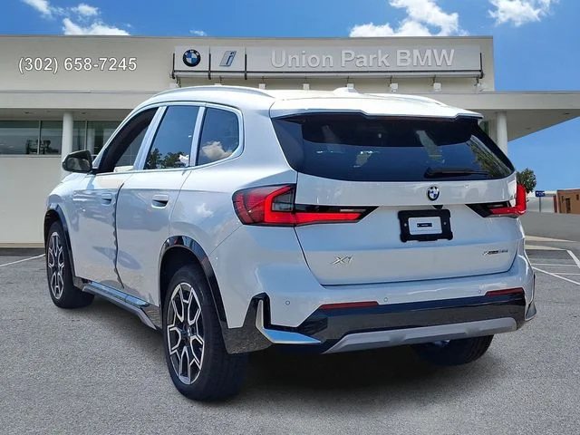 New 2026 Mineral White Metallic BMW xDrive28i image 6