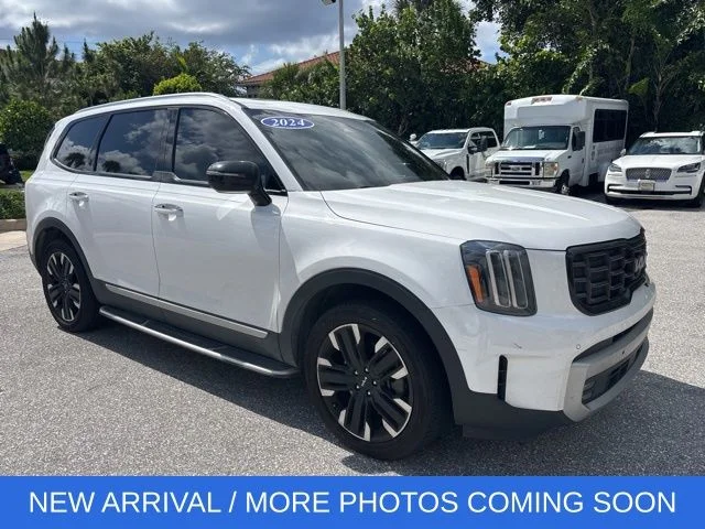 Used 2024 White Kia SX image 1