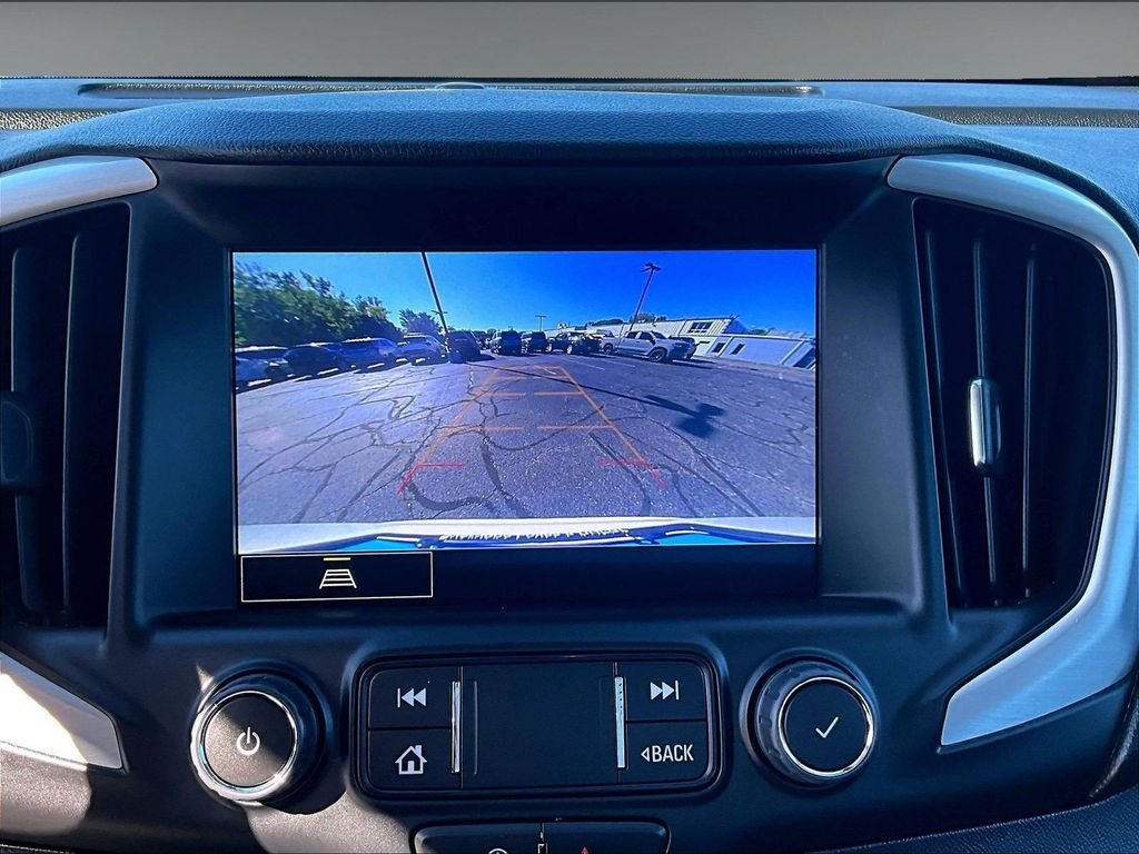 Used 2024 White GMC SLT image 19