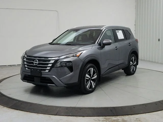 Used 2025 Gray Nissan SL image 4