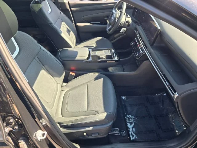 Used 2025 Black Hyundai Limited image 4