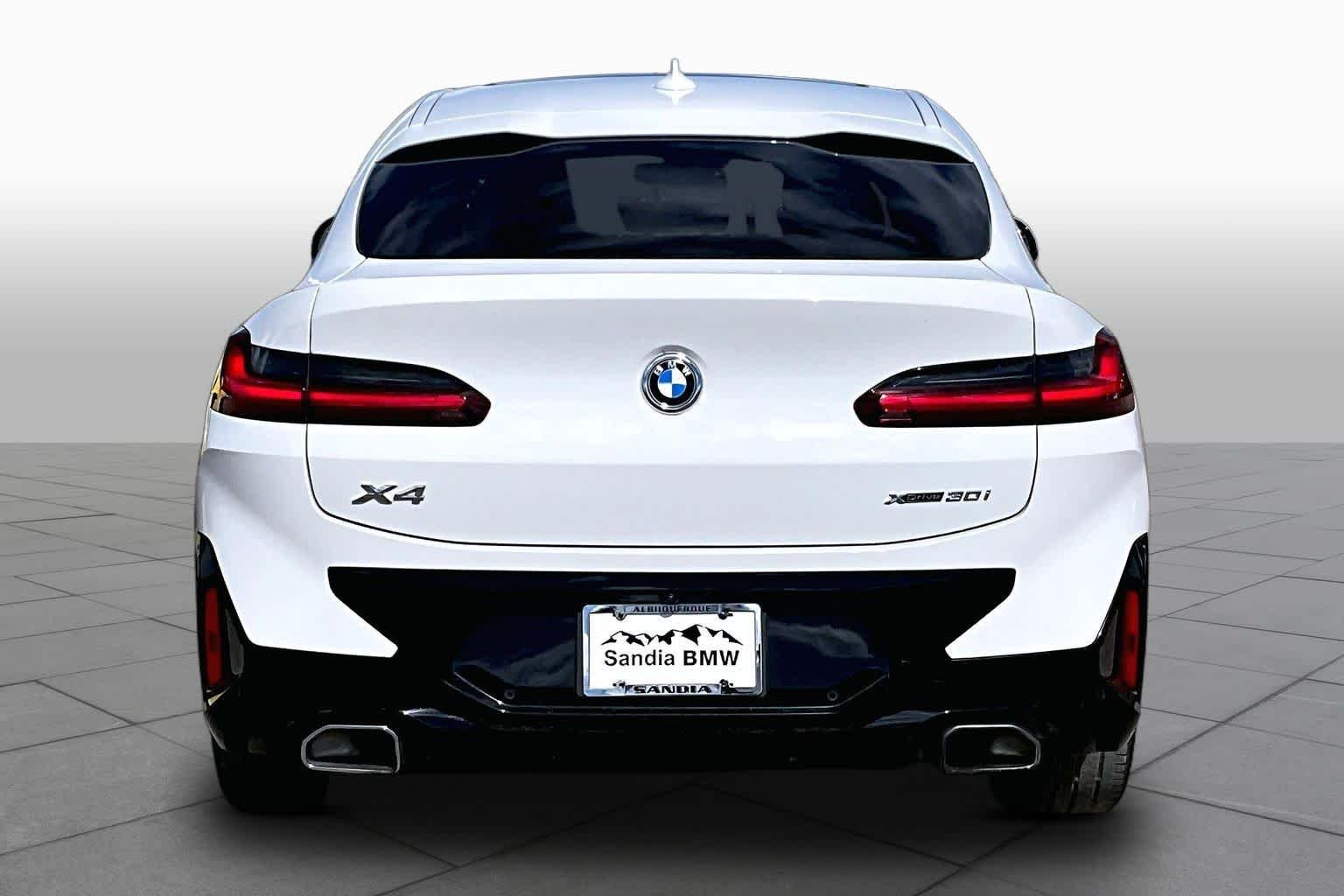 Used 2022 Alpine White BMW xDrive30i image 4
