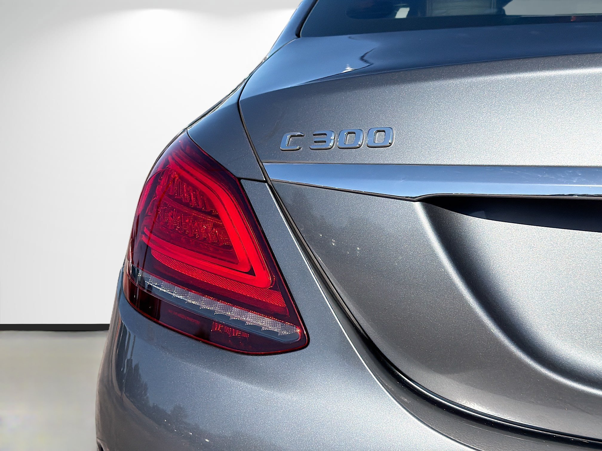 Used 2019 Silver Mercedes-Benz C 300 image 6