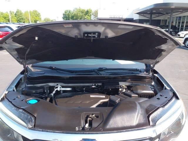 Used 2017 Gray Honda Elite image 6