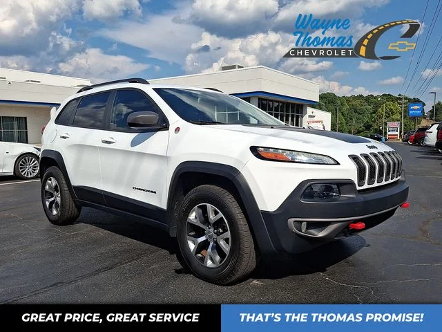 Used 2015 White Jeep Trailhawk image 1
