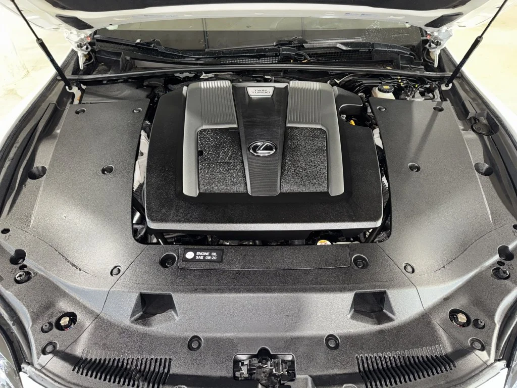 Used 2019 White Lexus 500 Base image 35