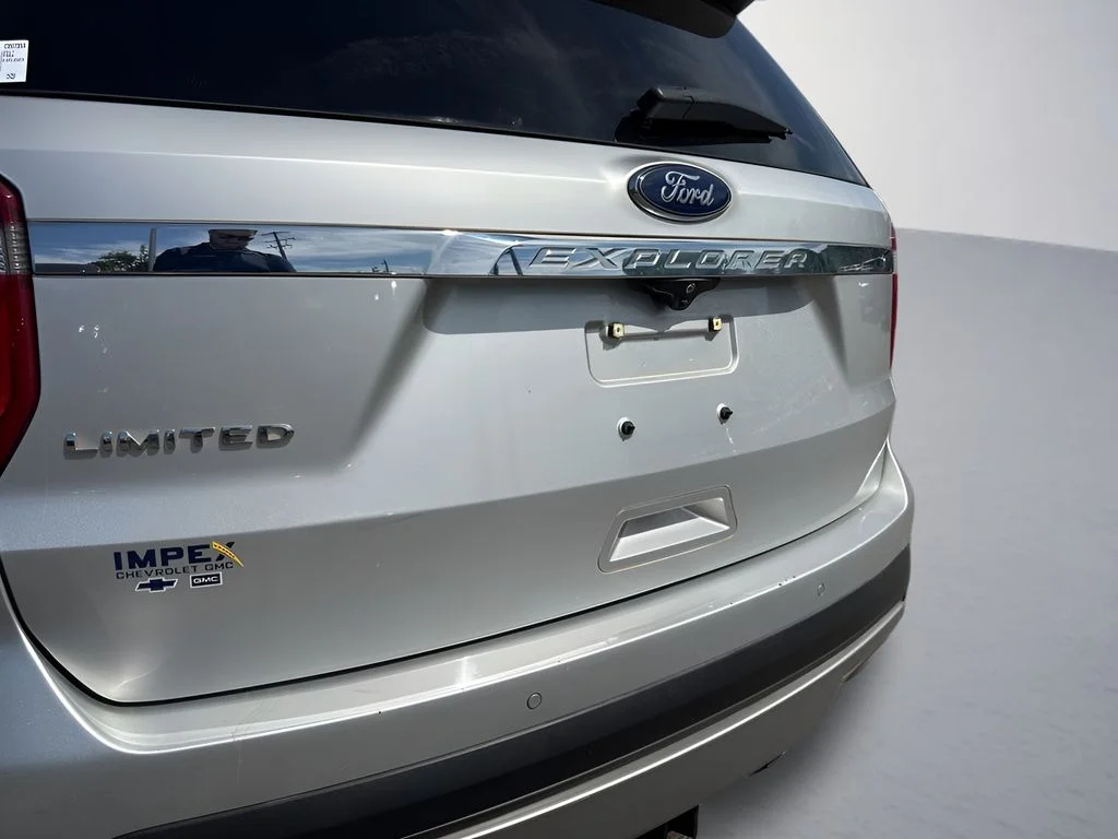 Used 2017 Silver Ford Limited image 34
