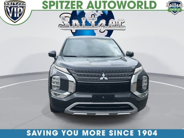 Used 2024 Graphite Gray Mitsubishi SE image 3