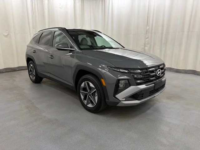 Used 2025 Gray Hyundai SEL Convenience image 1