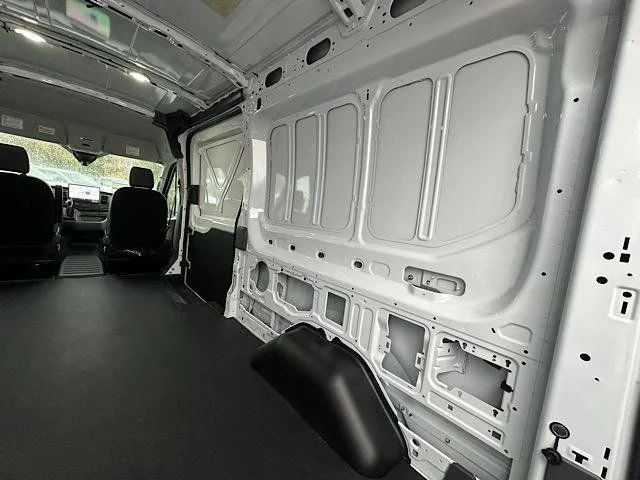 New 2026 Oxford White Ford Cargo Van image 10