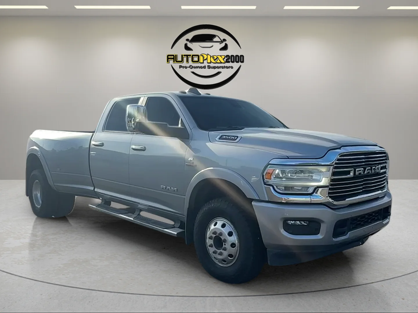 Used 2021 Silver Ram Laramie image 1