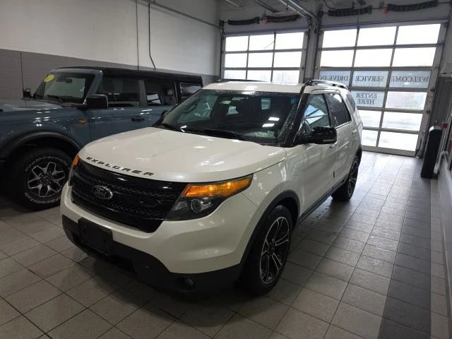 Used 2014 White Ford Sport image 1