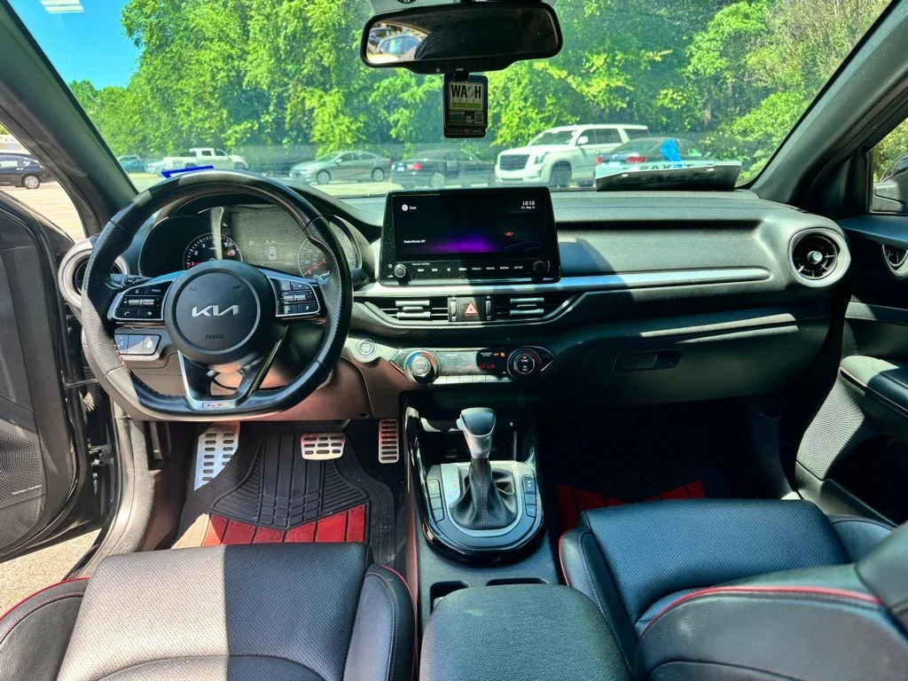 Used 2022 Black Kia GT image 9