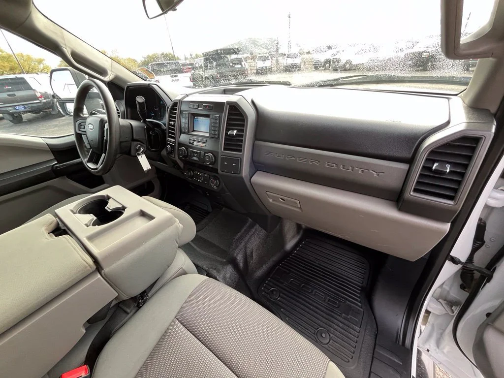 Used 2022 White Ford XL image 22