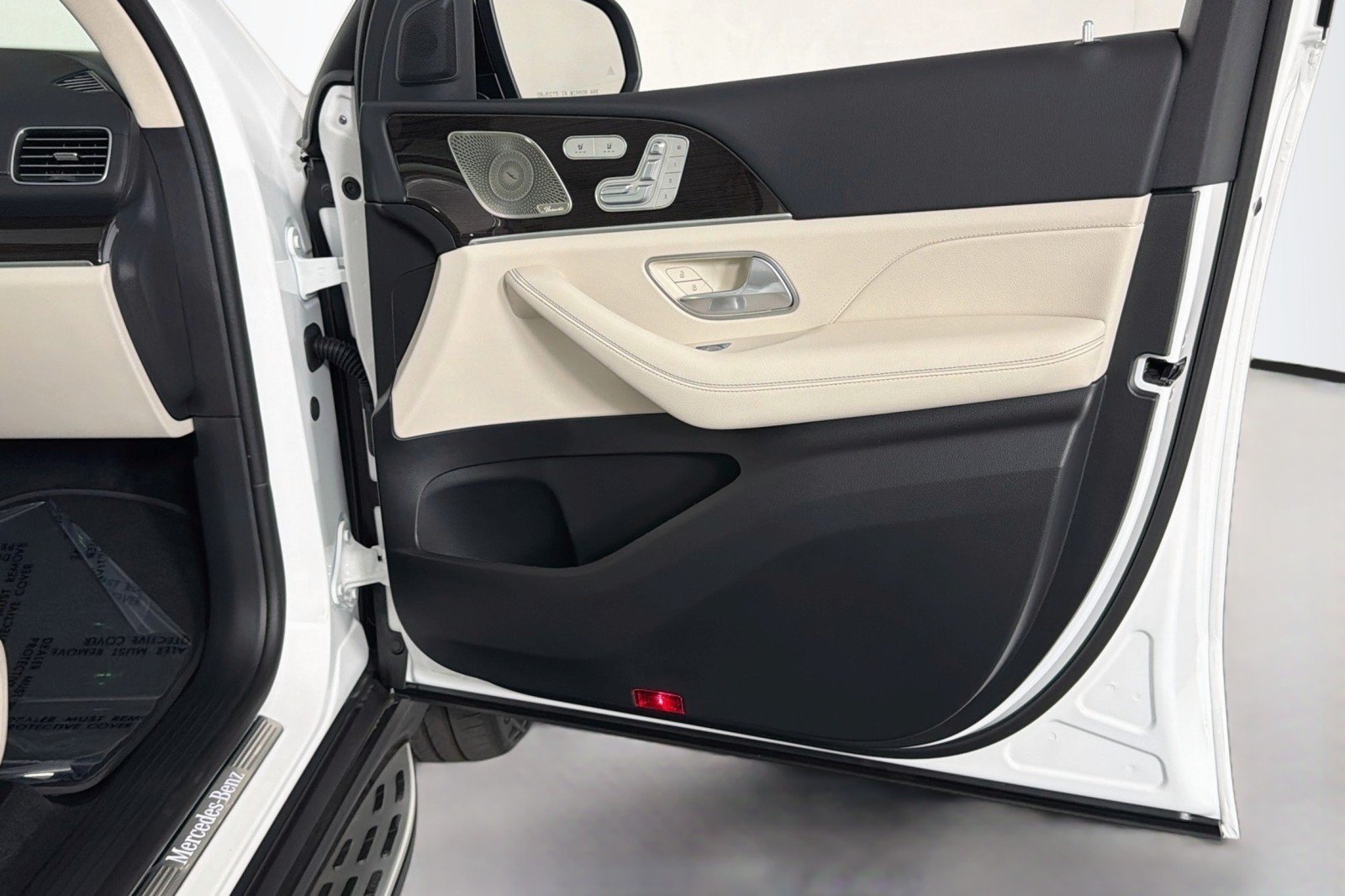 New 2026 Polar White Mercedes-Benz GLS 450 4MATIC® SUV image 26