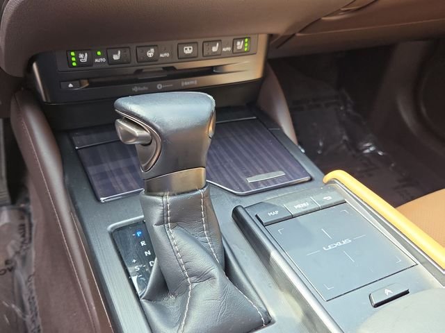 Used 2019 White Lexus 350 Luxury image 20
