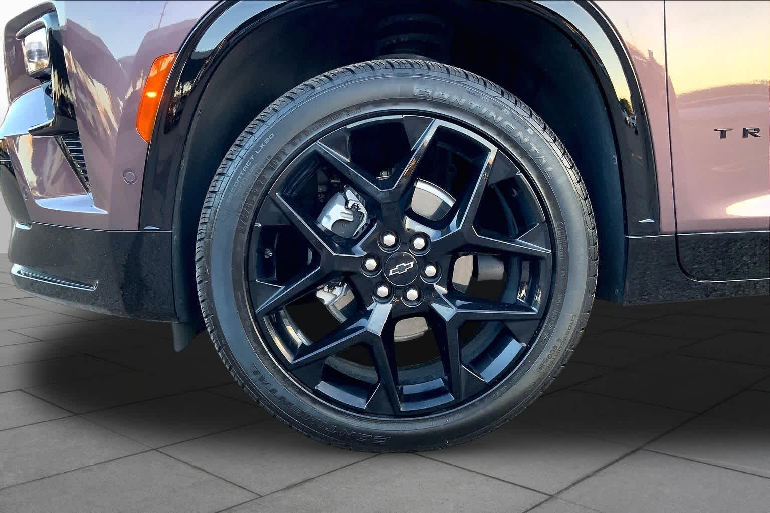 Used 2026 Stardust Metallic Chevrolet FWD RS image 10