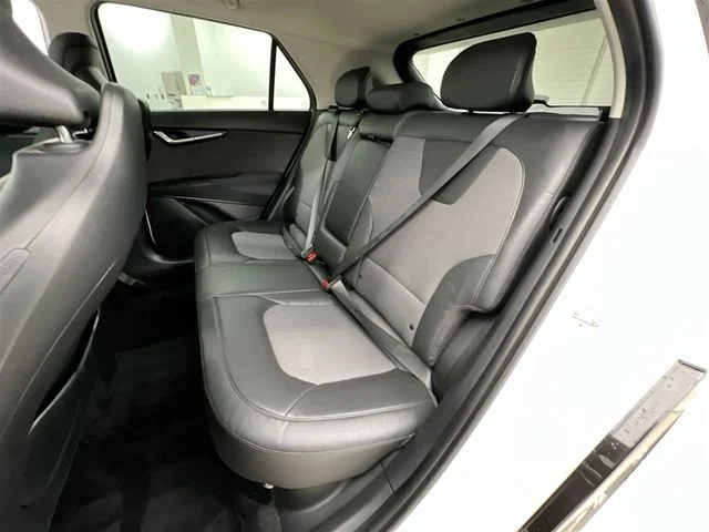 2023 Kia Niro EX Touring - Photo 11