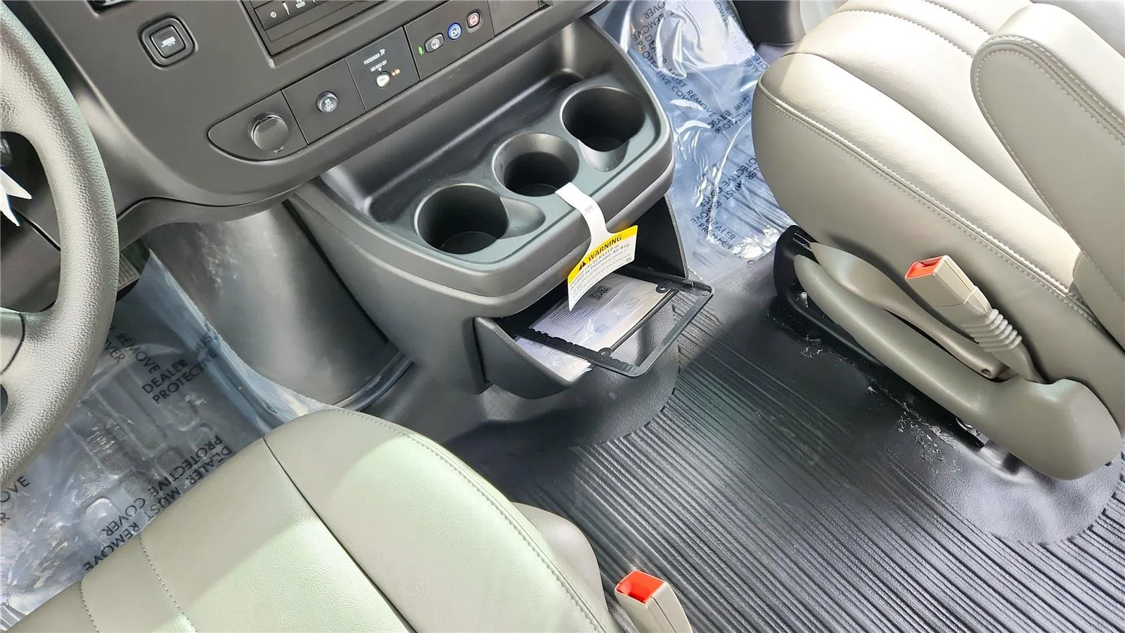 2025 Chevrolet Express Cargo Work Van - Photo 25