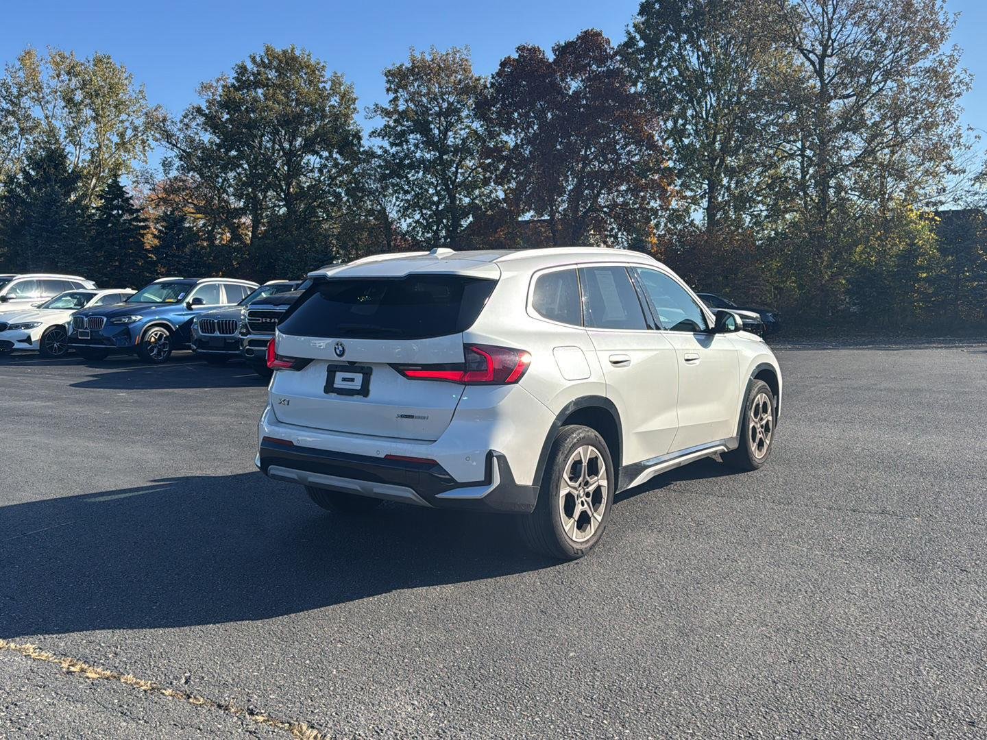 Used 2024 Mineral White Metallic BMW xDrive28i image 3