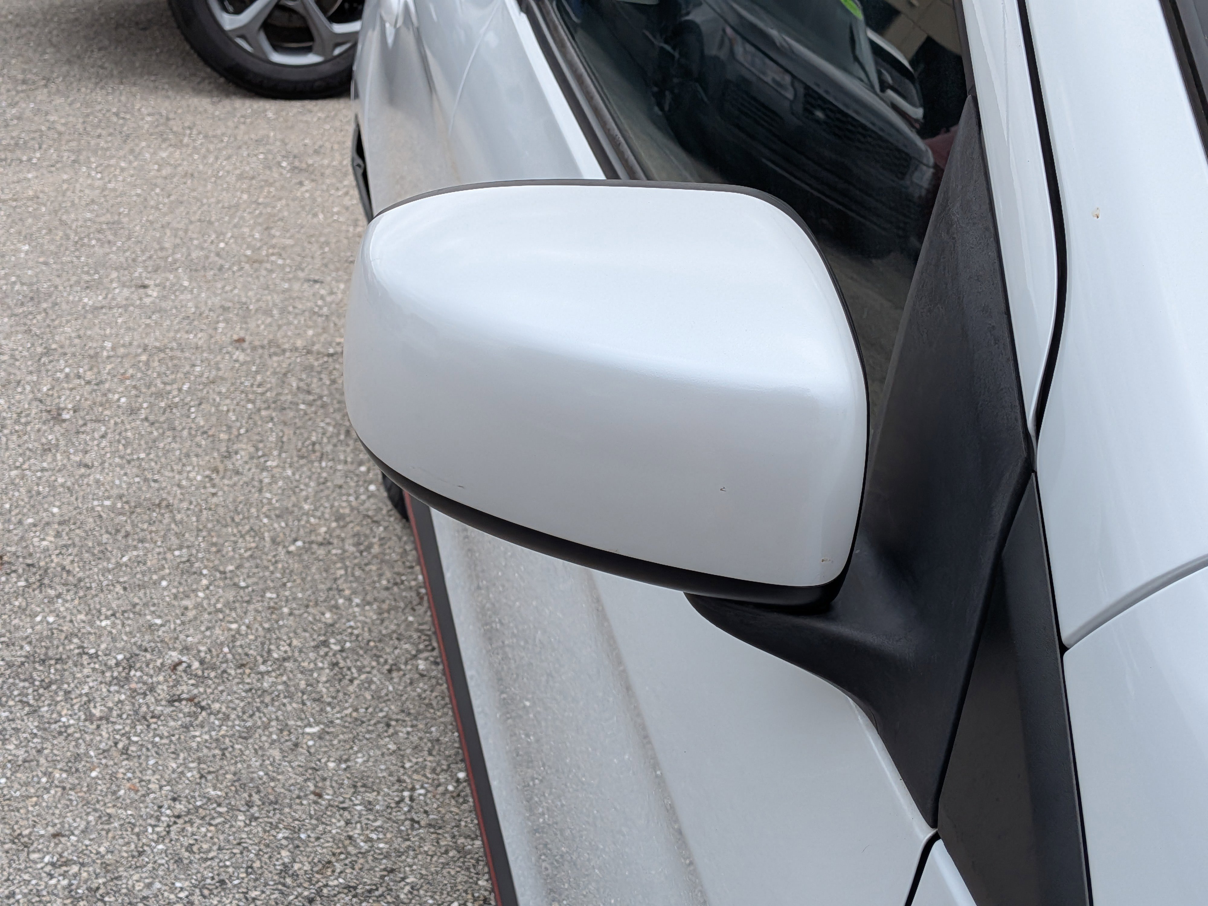 Used 2021 White Diamond Mitsubishi Carbonite Edition image 12