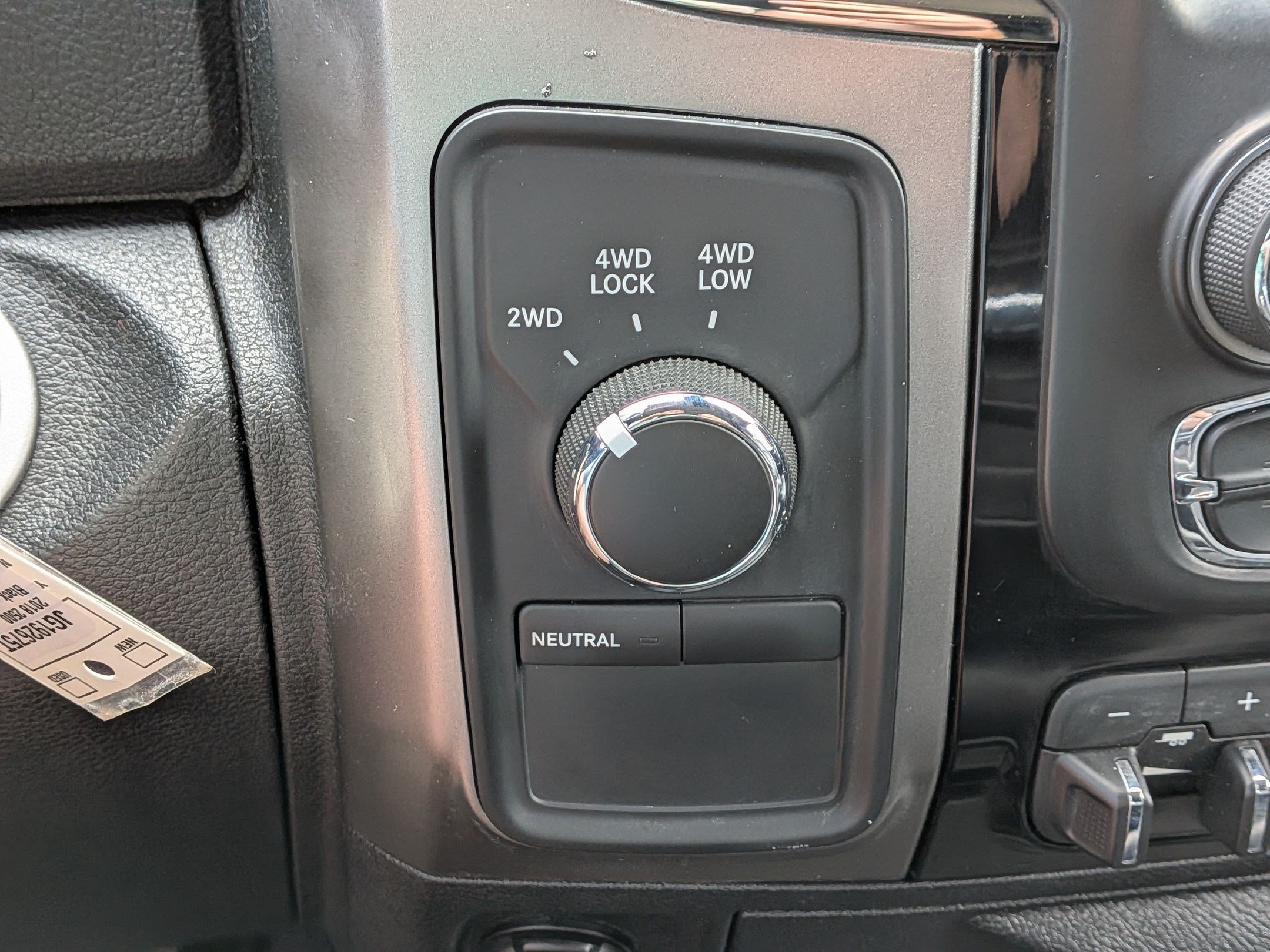 Used 2018 Brilliant Black Crystal Pearlcoat Ram Laramie image 25
