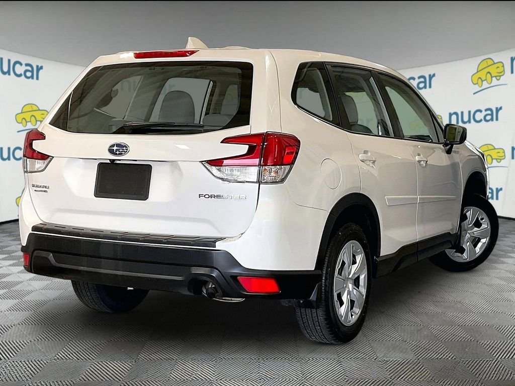 Used 2023 White Subaru Base image 6