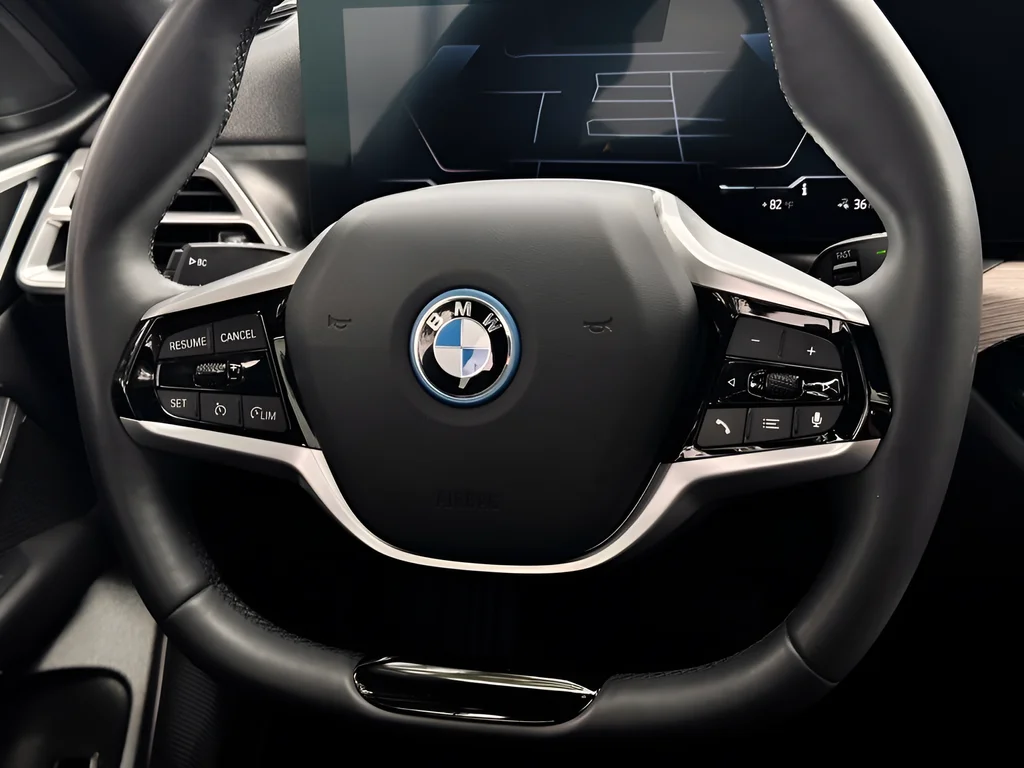 Used 2025 Black BMW xDrive40 image 14