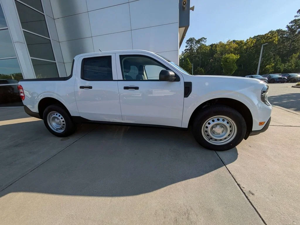 New 2026 Oxford White Ford XL image 3