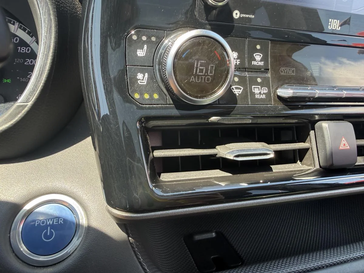 Used 2020 Black Toyota Limited Awd image 25