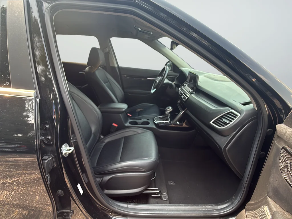 Used 2021 Black Kia SX image 26