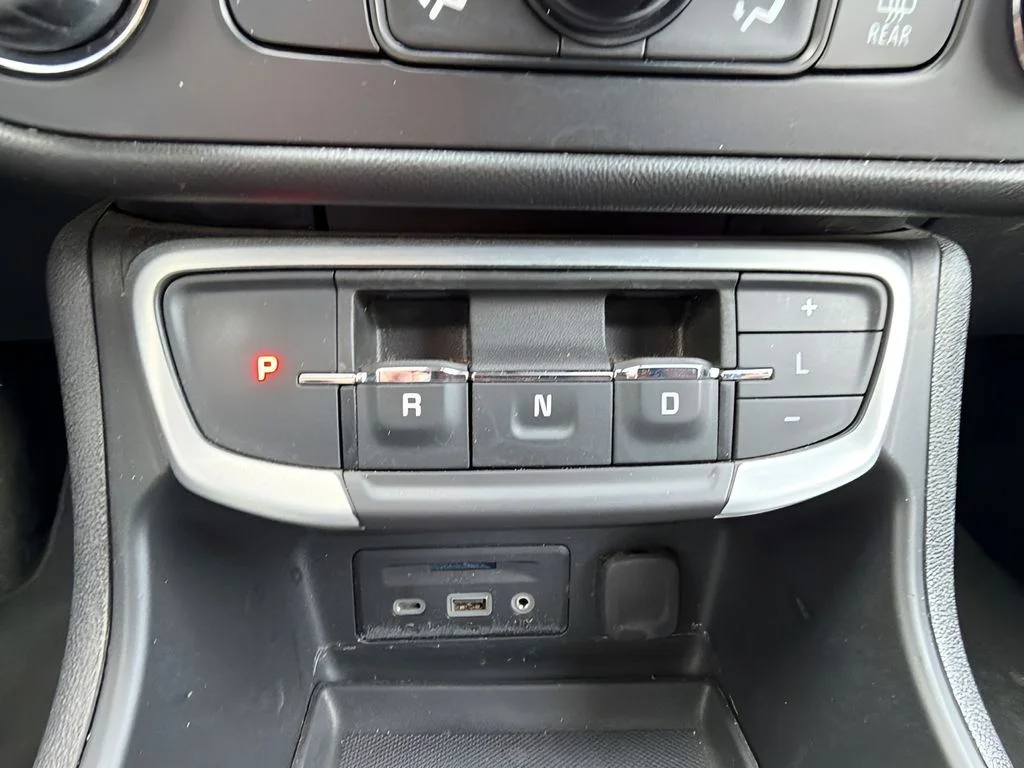 2023 GMC Terrain SLT - Photo 25