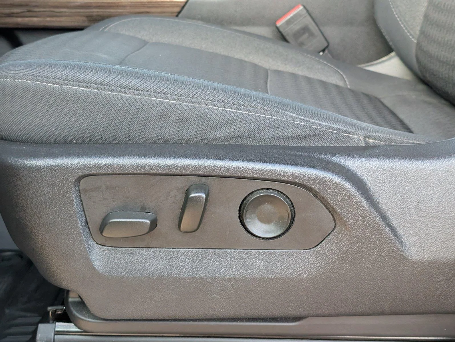Used 2023 BLACK Chevrolet RST image 15